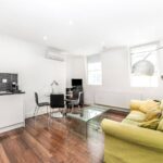 BE THE ENVY OF YOUR FREINDS IN THIS LARGE ROOM CLOSE TO CAMPUS